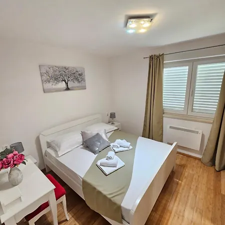 Iva Apartment