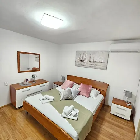 Apartment Iva *