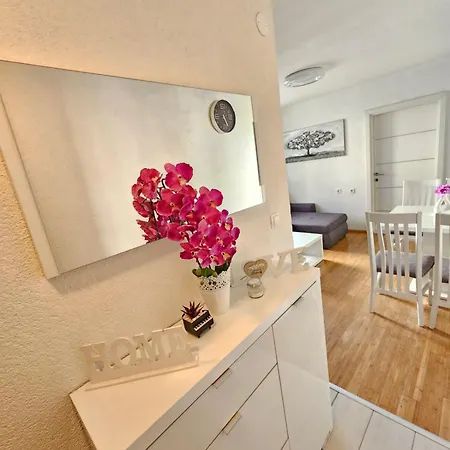 Iva Apartment Makarska